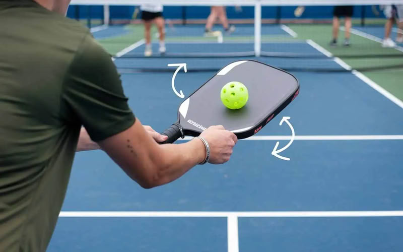 Lỗi giữ bóng trong Pickleball