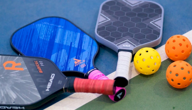 Các cây vợt có sweet spot rộng, trọng lượng trung bình phù hợp để cải thiện kỹ năng pickleball 