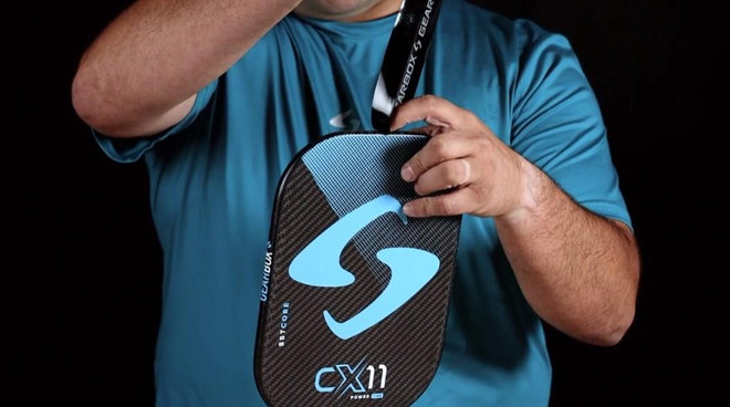 Đánh dấu điểm giữa đỉnh vợt Pickleball