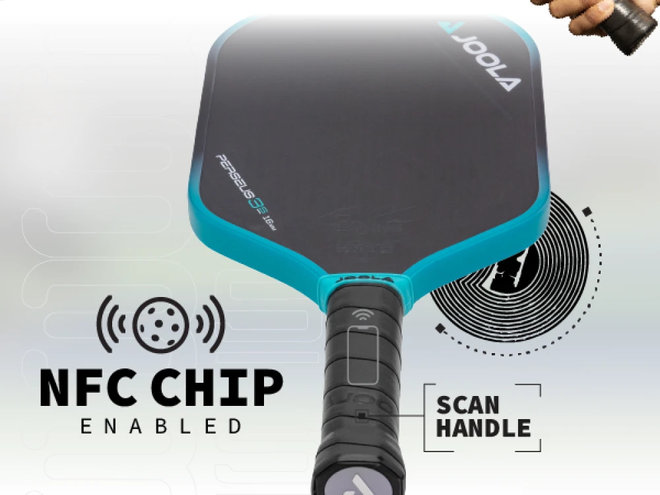 Thực hiện kiểm tra vợt với công nghệ NFC của Joola 