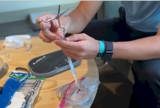 Cắt miếng chì theo trọng lượng mong muốn 