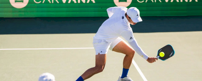 Dink Topspin là kỹ thuật tấn công mạnh mẽ trong các cú đánh ngắn