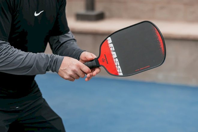 Dòng JOOLA Andre Agassi Edge 16mm có khả năng kiểm soát tối đa 