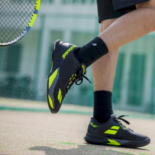 Giày Babolat Jet Mach 3 ôm chân, hỗ trợ bứt tốc nhanh