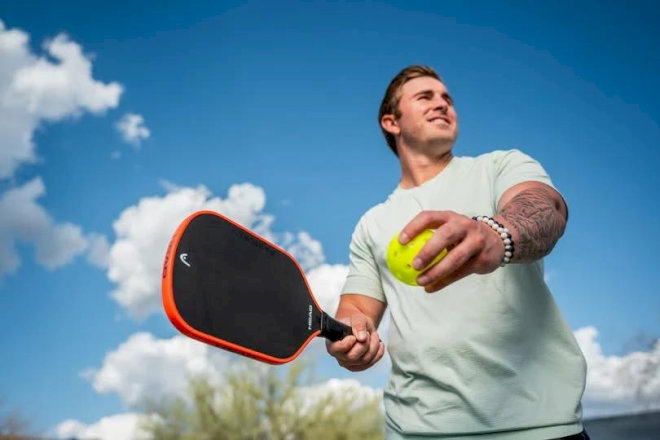 Head là thương hiệu thể thao có nguồn gốc từ Áo, nổi tiếng trong bộ môn tennis, trượt tuyết