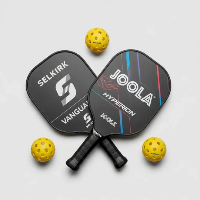 Hai dòng vợt JOOLA và Selkirk khác nhau rõ rệt về định hướng lối chơi