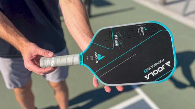 Trọng lượng vợt là một tiêu chí quan trọng để lựa chọn cho người mới chơi pickleball 