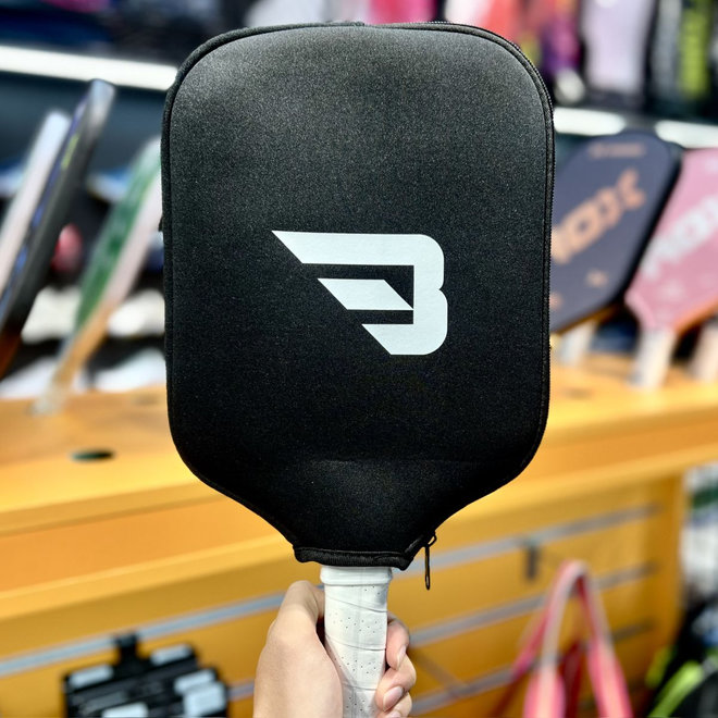 Túi được thiết kế theo kích thước tiêu chuẩn, có khả năng chống sốc tốt