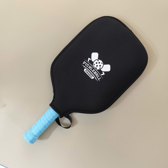 Sử dụng túi đựng vợt chuyên dụng là một phương pháp hiệu quả để bảo quản vợt