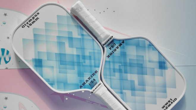 Vợt Pickleball Amakirk Olympus giúp người chơi mới dễ dàng làm quen với các thao tác linh hoạt 