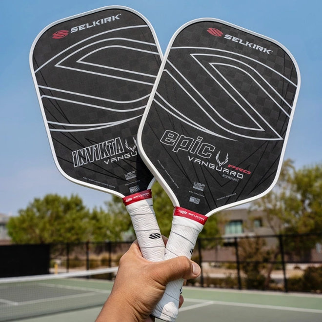 Thiết kế tay cầm hình bát giác đặc biệt