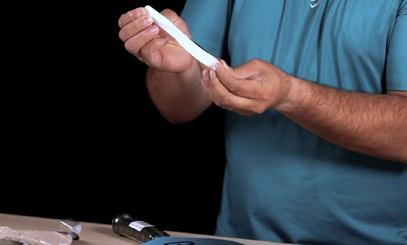 Xác định tâm miếng dán vợt pickleball