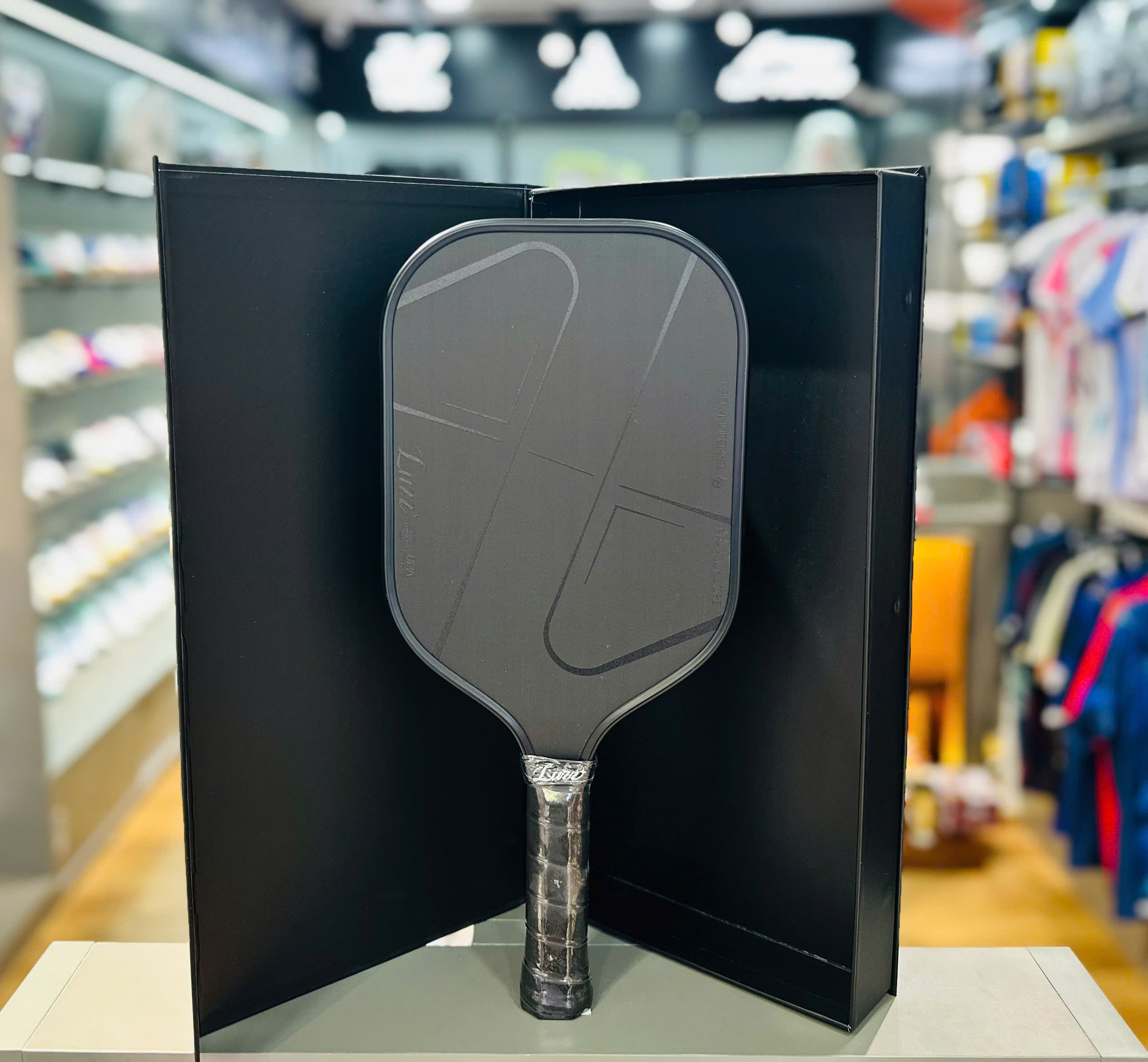 Vợt Pickleball Luzz Inferno Chính Hãng – Đen - Sức Mạnh Bùng Nổ, Kiểm Soát Ổn Định -  Tăng Spin - Điểm Ngọt Rộng Dễ Thuần