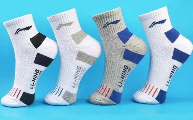 Vớ Lining Cổ Cao Tới Mắt Cá - Dày , Êm , Mềm , Thoát Khí Cực Tốt